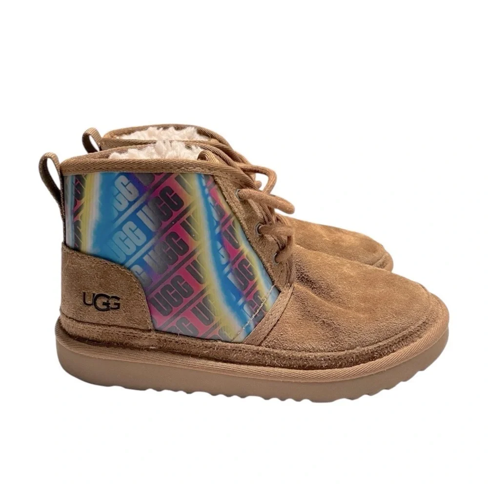 NEW UGG Neumel Chromatic Shoes Chestnut Big Kids Sz 4 Iridescent Chukka Rainbow